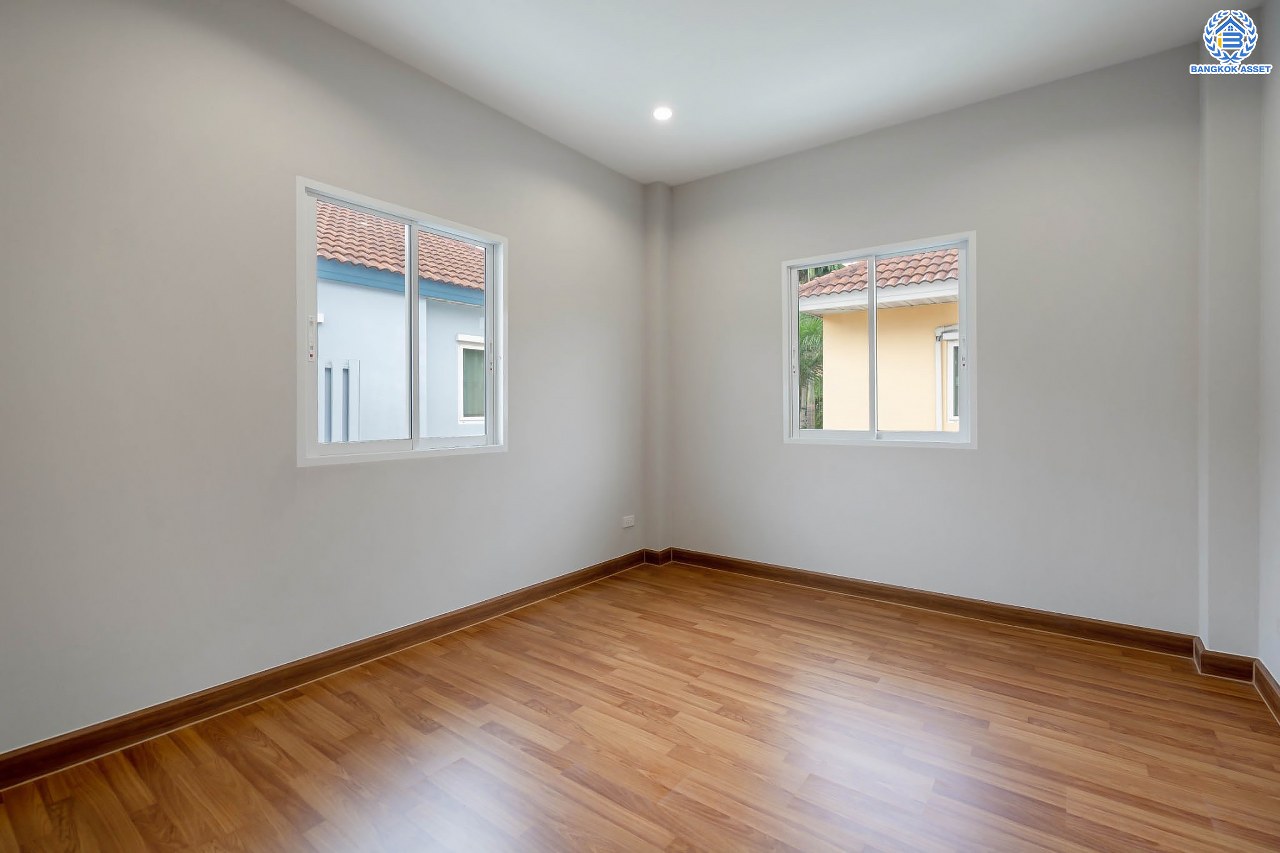 บ้านมือสองตกแต่งใหม่ ม.เพอร์เฟคเพลส1 ราชพฤกษ์ คุณภาพแบรนด์ Property Perfect เนื้อที่ 57.7 ตร.ว. บ้านเดี่ยวหลังใหญ่ ตอบโจทย์ทุกการอยู่อาศัย ฟังก์ชัน 3 ห้องนอน 3 ห้องน้ำ จอดรถได้ 2 คัน บนทำเลติดถนนราชพฤกษ์ ใกล้วงเวียนพระราม5 และรถไฟฟ้า "สถานีบางรักน้อยท่าอิฐ"